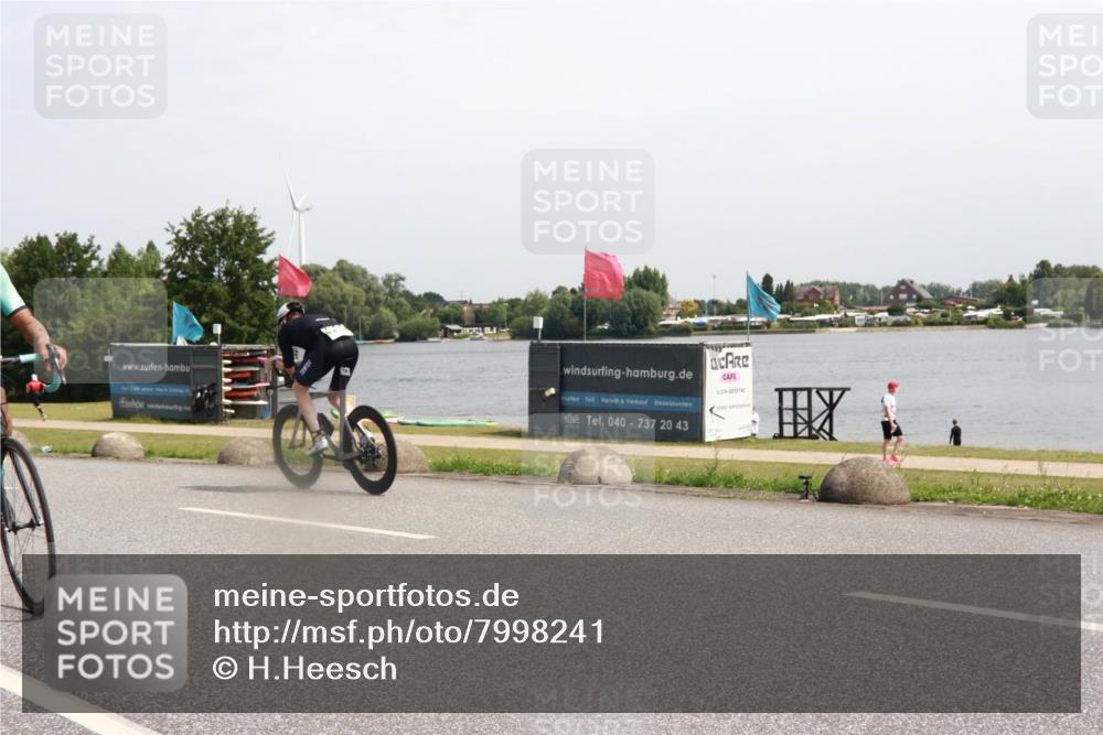 15.06.2025 - 27. Vierlanden-Triathlon H.Heesch http://msf.ph/oto/7998241 15.06.2025 11:35:49 Radfahren 70, 735, 903 meine-sportfotos.de