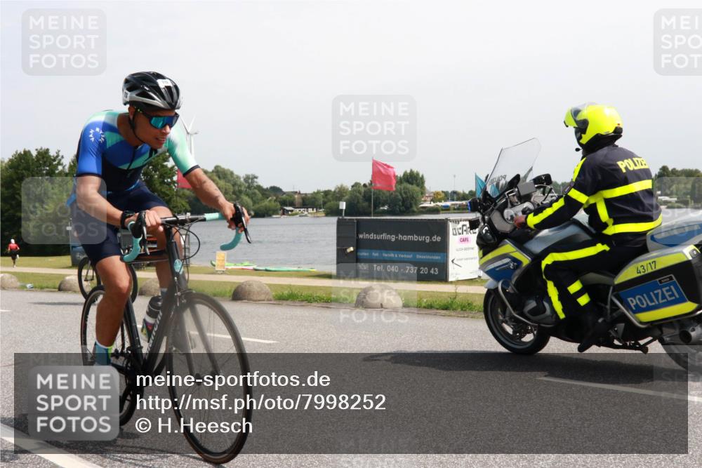 15.06.2025 - 27. Vierlanden-Triathlon H.Heesch http://msf.ph/oto/7998252 15.06.2025 11:35:49 Radfahren 70, 735, 903 meine-sportfotos.de