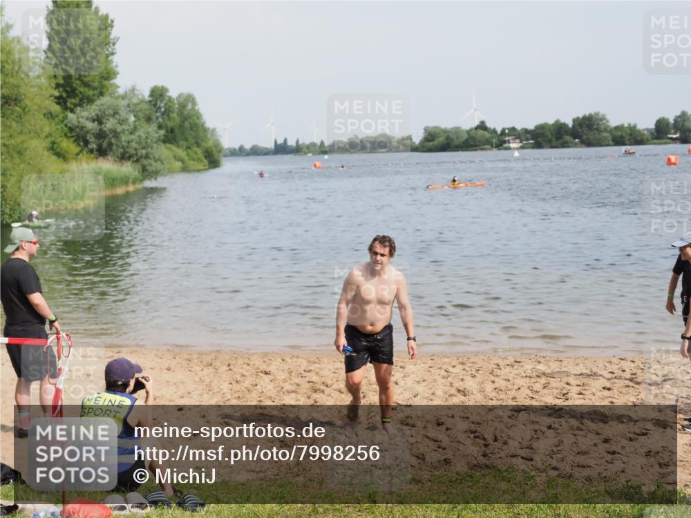 21.06.2025 - 27. Vierlanden-Triathlon MichiJ http://msf.ph/oto/7998256 15.06.2026 10:00:13 Schwimmen 290 meine-sportfotos.de