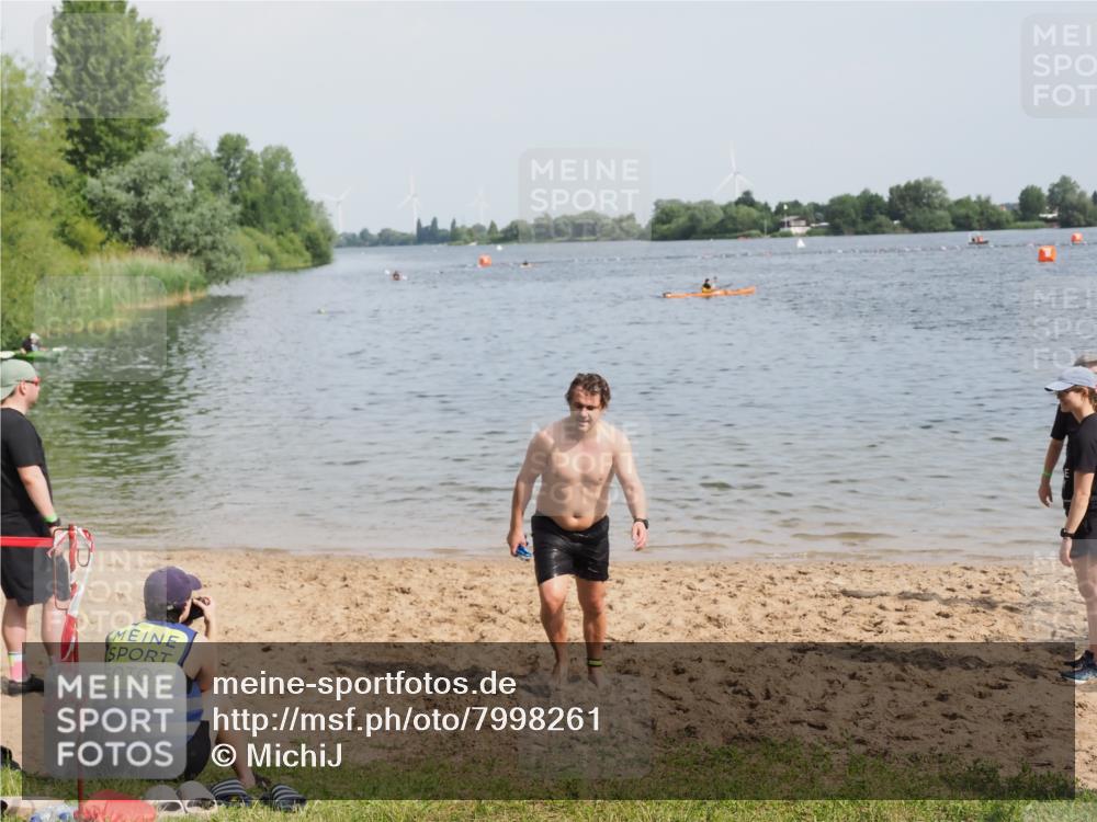 21.06.2025 - 27. Vierlanden-Triathlon MichiJ http://msf.ph/oto/7998261 15.06.2026 10:00:14 Schwimmen 290 meine-sportfotos.de
