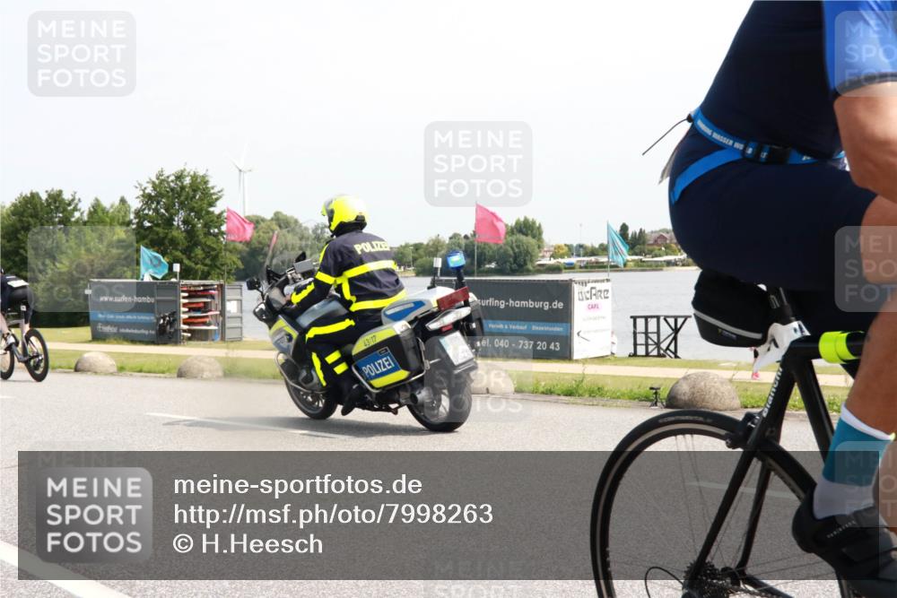 15.06.2025 - 27. Vierlanden-Triathlon H.Heesch http://msf.ph/oto/7998263 15.06.2025 11:35:50 Radfahren 70, 735, 736 meine-sportfotos.de
