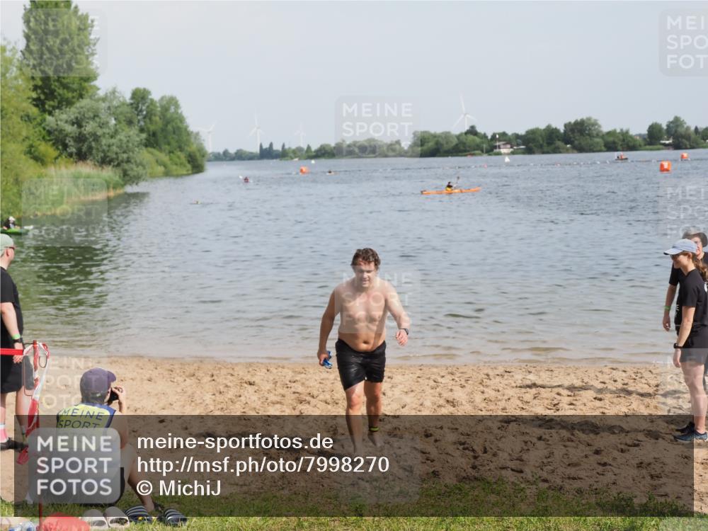 21.06.2025 - 27. Vierlanden-Triathlon MichiJ http://msf.ph/oto/7998270 15.06.2026 10:00:14 Schwimmen 290 meine-sportfotos.de