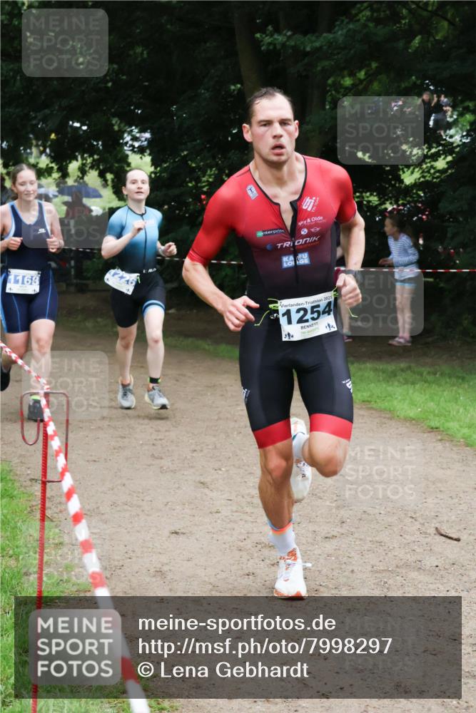 21.06.2025 - 27. Vierlanden-Triathlon Lena Gebhardt http://msf.ph/oto/7998297 15.06.2025 13:56:34 Laufen 1168, 2, 2025, 1254 meine-sportfotos.de