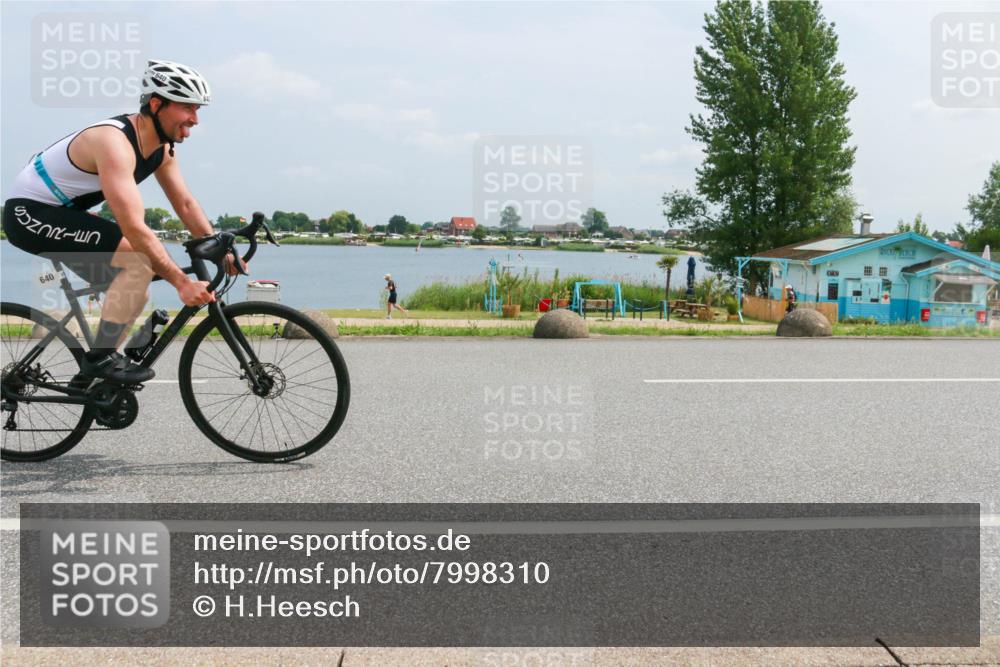 21.06.2025 - 27. Vierlanden-Triathlon H.Heesch http://msf.ph/oto/7998310 15.06.2025 12:30:27 Radfahren 640 meine-sportfotos.de