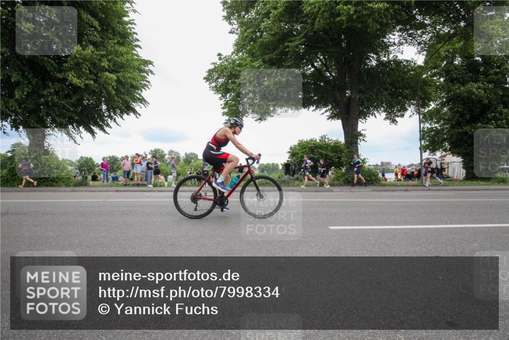 15.06.2025 - 7 Türme Triathlon Yannick Fuchs http://msf.ph/oto/7998334 15.06.2025 13:55:30 Radfahren 451 meine-sportfotos.de