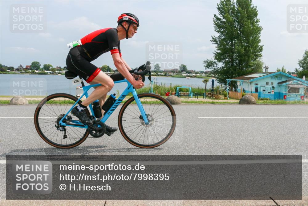 21.06.2025 - 27. Vierlanden-Triathlon H.Heesch http://msf.ph/oto/7998395 15.06.2025 12:30:38 Radfahren 58, 828, 883, 884, 952 meine-sportfotos.de