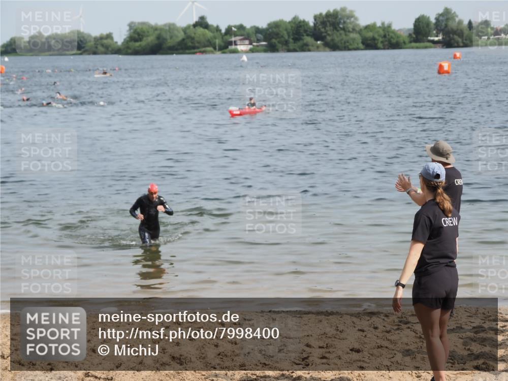 21.06.2025 - 27. Vierlanden-Triathlon MichiJ http://msf.ph/oto/7998400 15.06.2026 10:02:33 Schwimmen 397 meine-sportfotos.de