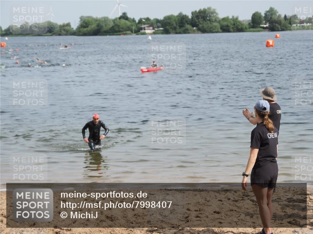 21.06.2025 - 27. Vierlanden-Triathlon MichiJ http://msf.ph/oto/7998407 15.06.2026 10:02:33 Schwimmen 397 meine-sportfotos.de