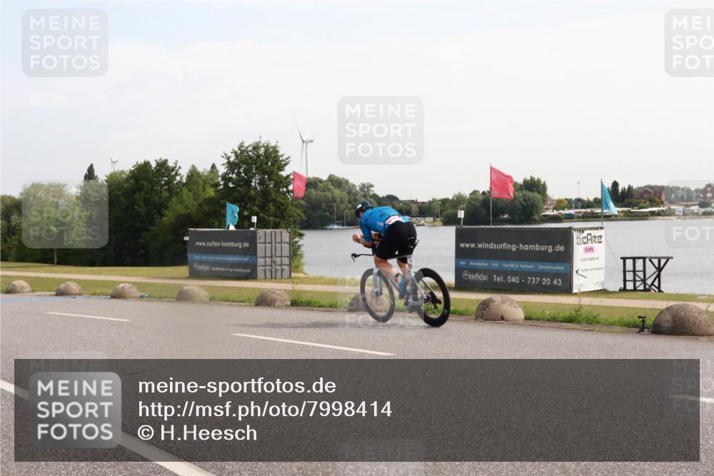 15.06.2025 - 27. Vierlanden-Triathlon H.Heesch http://msf.ph/oto/7998414 15.06.2025 09:49:27 Radfahren 27 meine-sportfotos.de