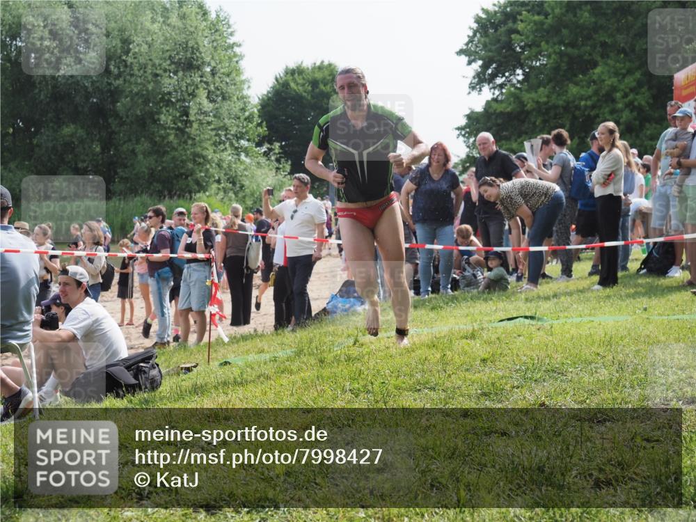 15.06.2025 - 27. Vierlanden-Triathlon KatJ http://msf.ph/oto/7998427 15.06.2025 09:56:08 Schwimmen 268, 277, 285, 310, 312, 349, 357 meine-sportfotos.de