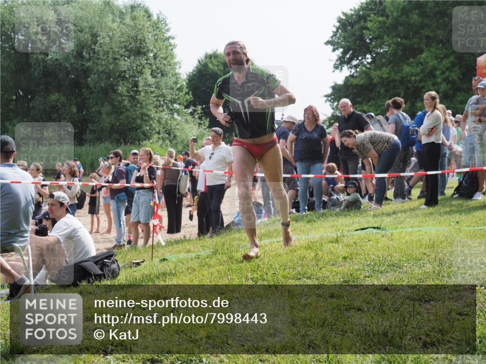 15.06.2025 - 27. Vierlanden-Triathlon KatJ http://msf.ph/oto/7998443 15.06.2025 09:56:08 Schwimmen 268, 277, 285, 310, 312, 349, 357 meine-sportfotos.de