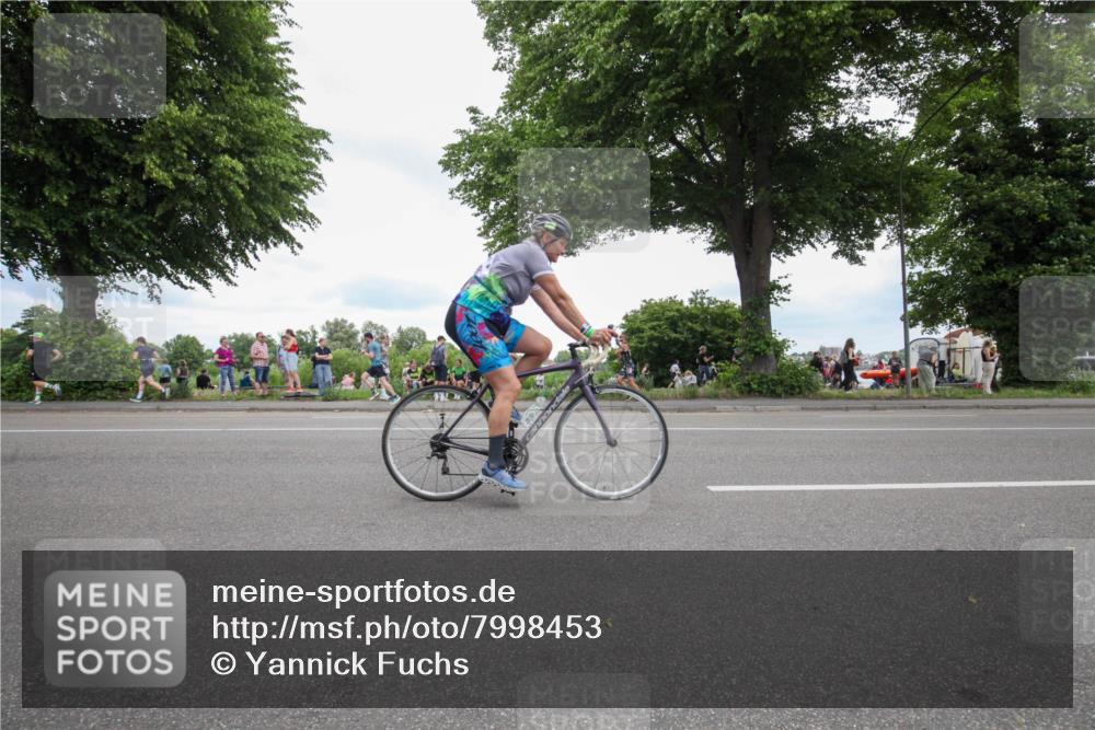 15.06.2025 - 7 Türme Triathlon Yannick Fuchs http://msf.ph/oto/7998453 15.06.2025 13:56:33 Radfahren 197, 429, 765, 844, 1086 meine-sportfotos.de
