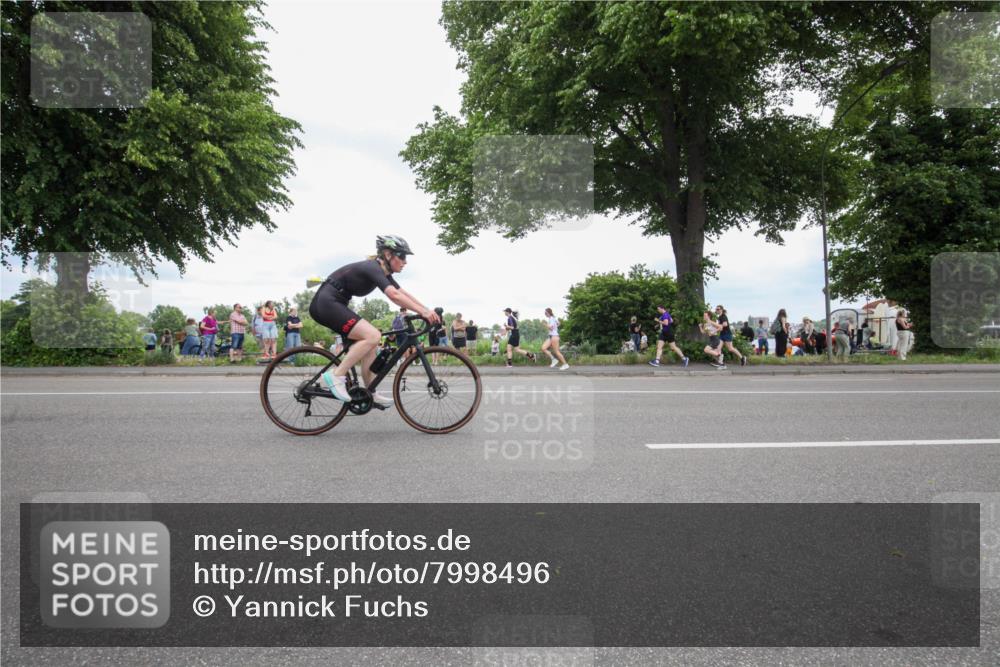 15.06.2025 - 7 Türme Triathlon Yannick Fuchs http://msf.ph/oto/7998496 15.06.2025 13:56:45 Radfahren  meine-sportfotos.de