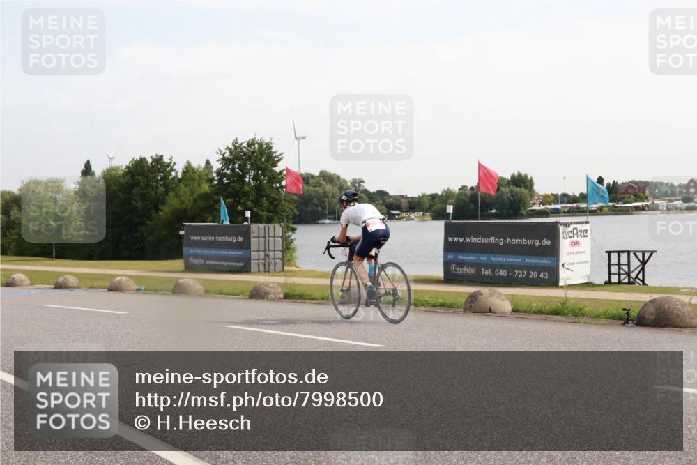 15.06.2025 - 27. Vierlanden-Triathlon H.Heesch http://msf.ph/oto/7998500 15.06.2025 09:50:46 Radfahren 208 meine-sportfotos.de