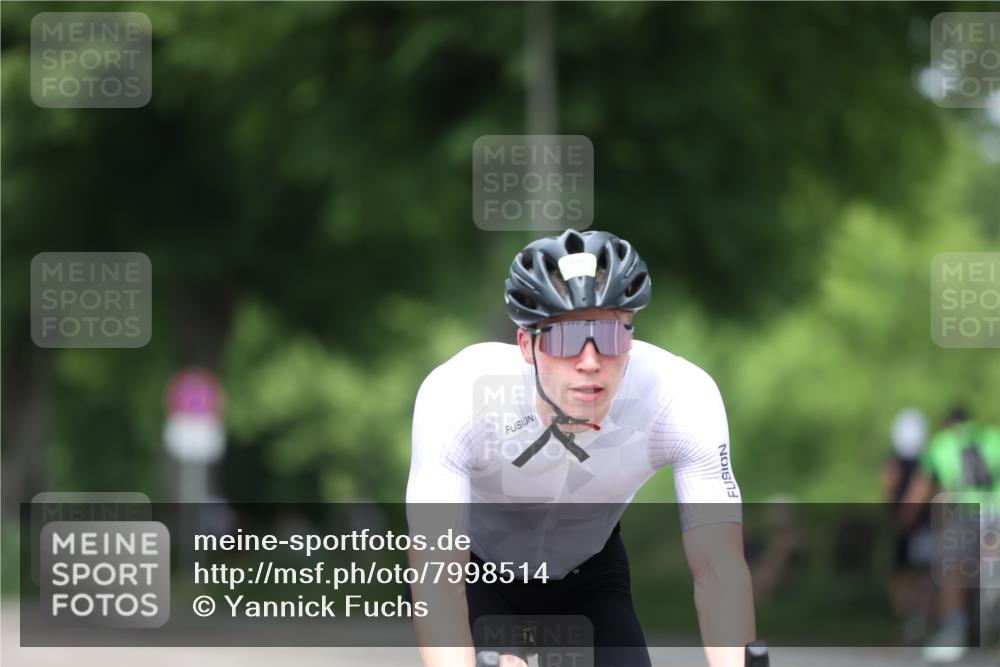 15.06.2025 - 7 Türme Triathlon Yannick Fuchs http://msf.ph/oto/7998514 15.06.2025 13:13:16 Radfahren 276, 304, 381, 496, 517, 547, 711, 841, 1041 meine-sportfotos.de