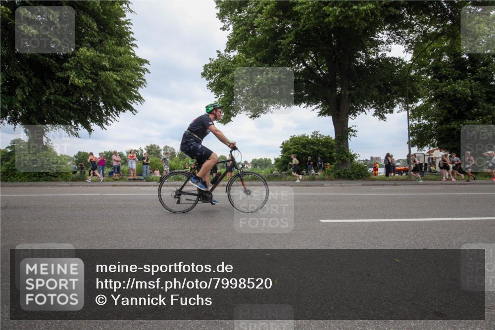15.06.2025 - 7 Türme Triathlon Yannick Fuchs http://msf.ph/oto/7998520 15.06.2025 13:57:30 Radfahren 484, 961, 1096 meine-sportfotos.de