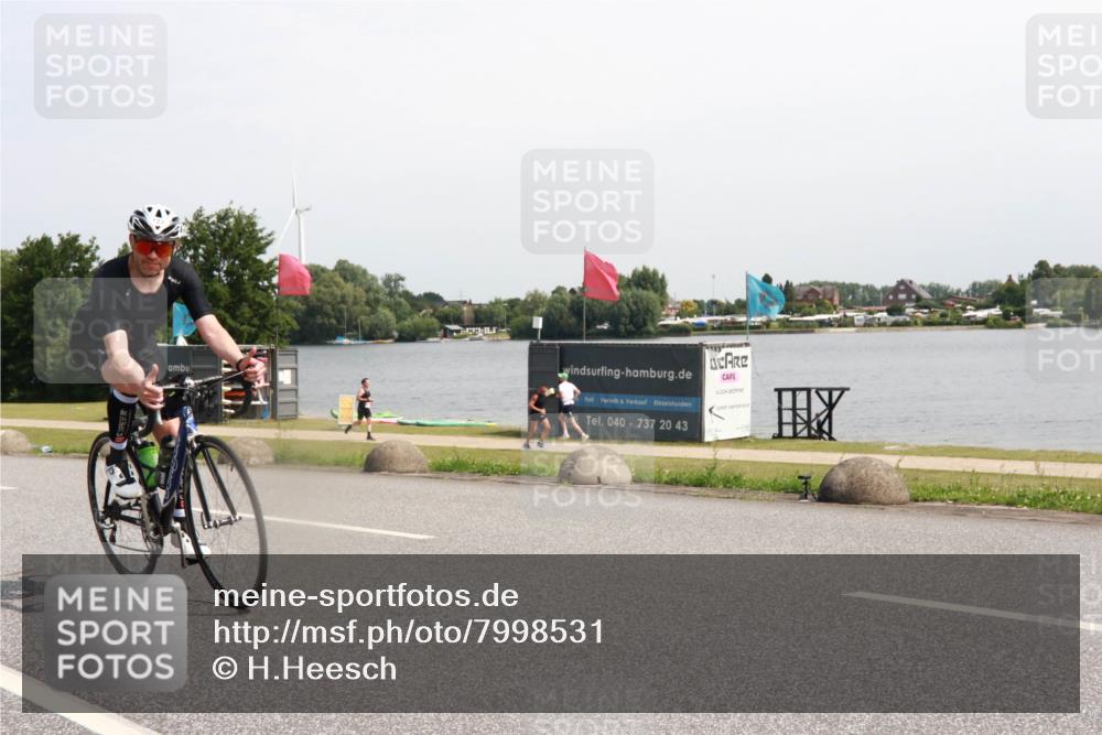 15.06.2025 - 27. Vierlanden-Triathlon H.Heesch http://msf.ph/oto/7998531 15.06.2025 11:36:55 Radfahren 123, 688 meine-sportfotos.de