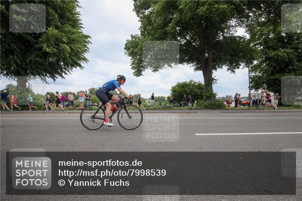 15.06.2025 - 7 Türme Triathlon Yannick Fuchs http://msf.ph/oto/7998539 15.06.2025 13:58:03 Radfahren 444, 491, 1061 meine-sportfotos.de