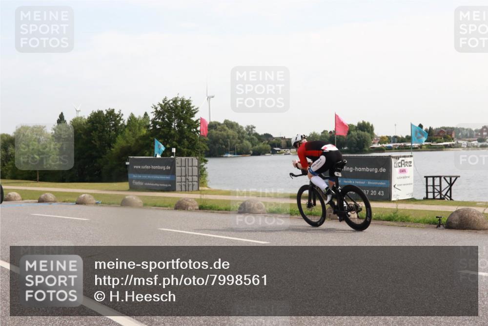 15.06.2025 - 27. Vierlanden-Triathlon H.Heesch http://msf.ph/oto/7998561 15.06.2025 09:51:52 Radfahren 85, 120, 176 meine-sportfotos.de