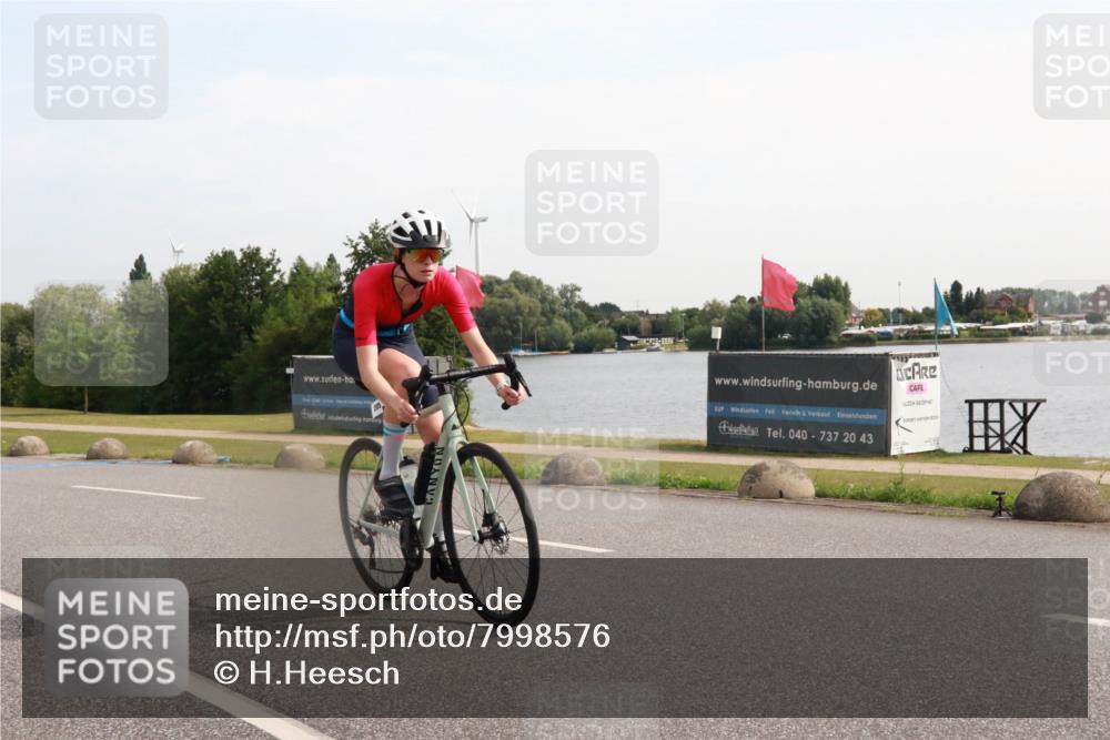 15.06.2025 - 27. Vierlanden-Triathlon H.Heesch http://msf.ph/oto/7998576 15.06.2025 09:51:57 Radfahren 69, 85, 120, 176, 205 meine-sportfotos.de