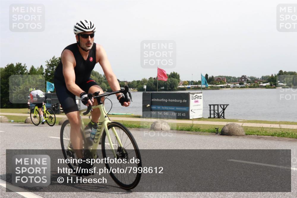 15.06.2025 - 27. Vierlanden-Triathlon H.Heesch http://msf.ph/oto/7998612 15.06.2025 11:37:05 Radfahren 125 meine-sportfotos.de