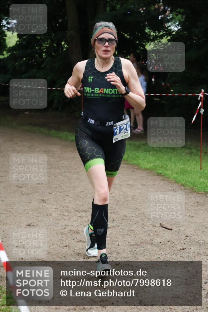 21.06.2025 - 27. Vierlanden-Triathlon Lena Gebhardt http://msf.ph/oto/7998618 15.06.2025 13:57:05 Laufen 3, 3, 20 meine-sportfotos.de