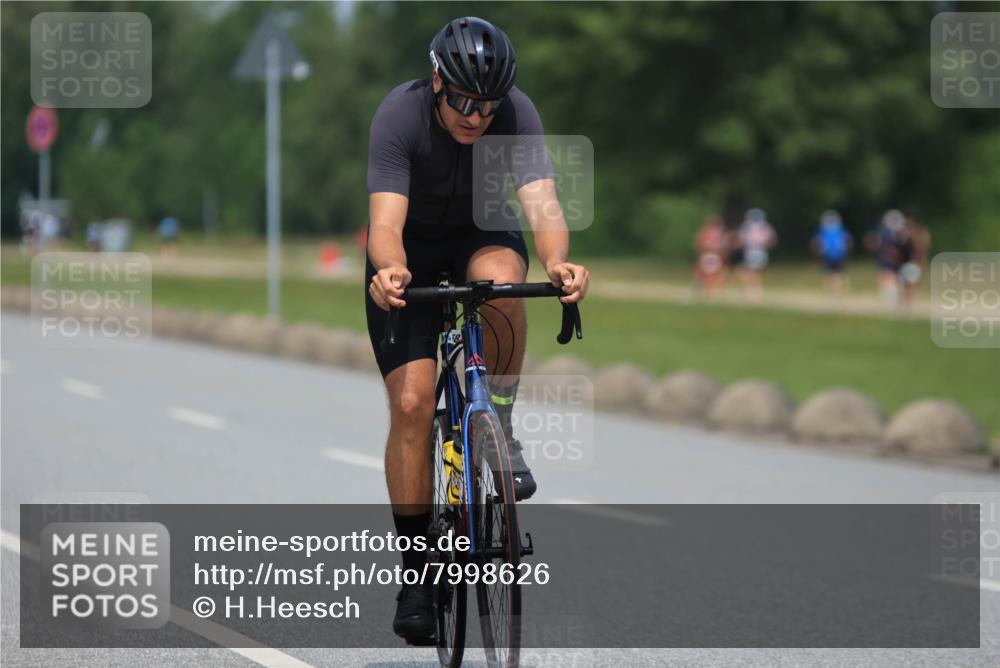 21.06.2025 - 27. Vierlanden-Triathlon H.Heesch http://msf.ph/oto/7998626 15.06.2025 12:29:18 Radfahren 684, 958 meine-sportfotos.de