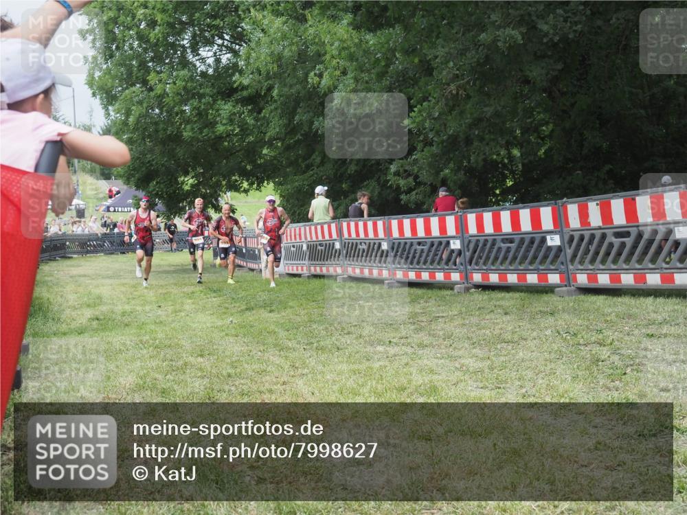 21.06.2025 - 27. Vierlanden-Triathlon KatJ http://msf.ph/oto/7998627 15.06.2025 12:53:11 Ziel 732, 989, 991, 992, 993 meine-sportfotos.de