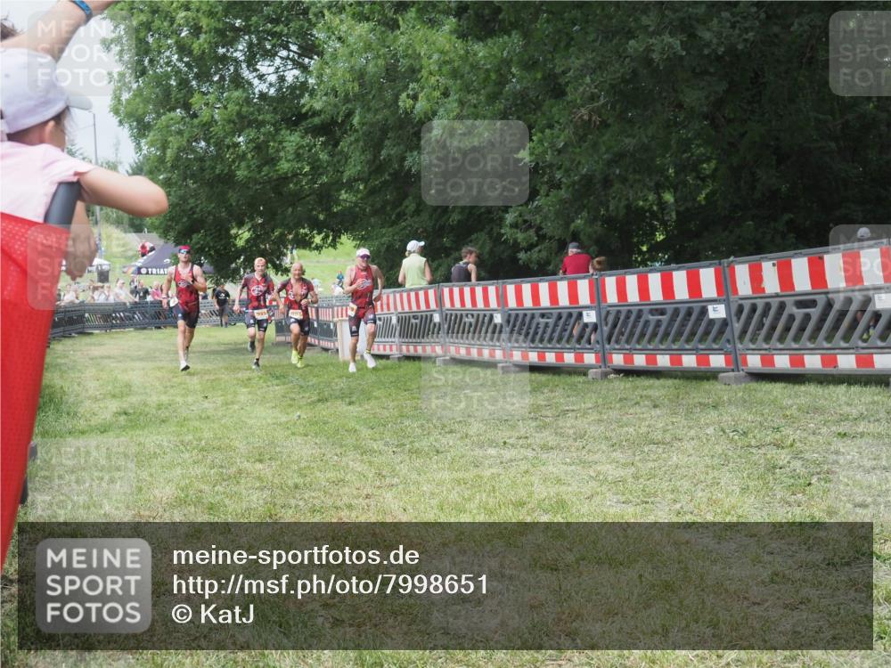 21.06.2025 - 27. Vierlanden-Triathlon KatJ http://msf.ph/oto/7998651 15.06.2025 12:53:11 Ziel 732, 989, 991, 992, 993 meine-sportfotos.de