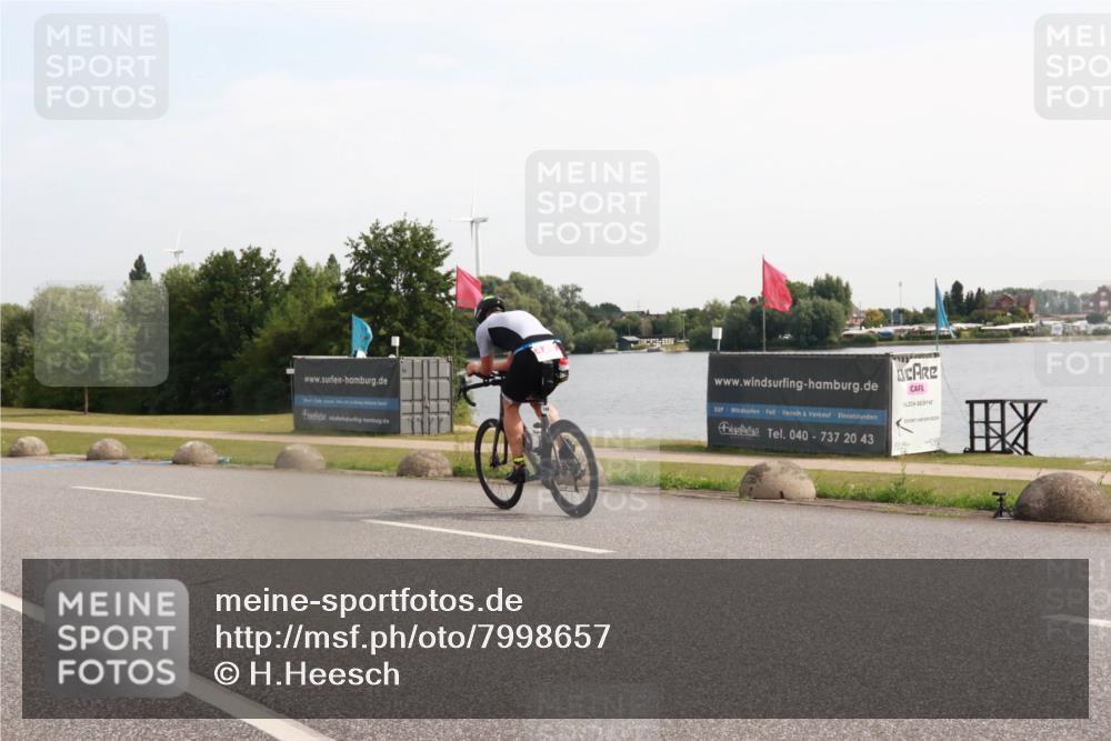 15.06.2025 - 27. Vierlanden-Triathlon H.Heesch http://msf.ph/oto/7998657 15.06.2025 09:52:45 Radfahren 149 meine-sportfotos.de