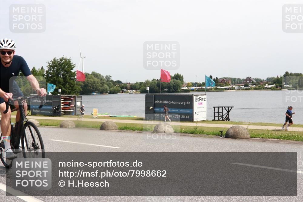 15.06.2025 - 27. Vierlanden-Triathlon H.Heesch http://msf.ph/oto/7998662 15.06.2025 11:37:34 Radfahren 686 meine-sportfotos.de