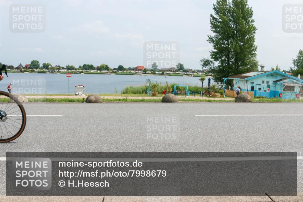 21.06.2025 - 27. Vierlanden-Triathlon H.Heesch http://msf.ph/oto/7998679 15.06.2025 12:31:35 Radfahren 779 meine-sportfotos.de
