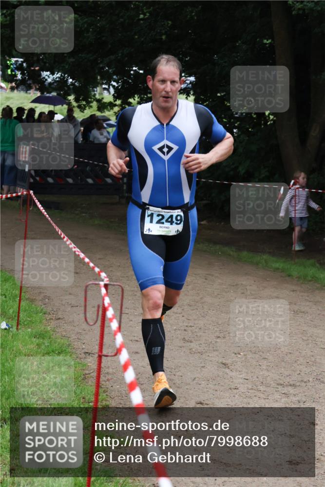 21.06.2025 - 27. Vierlanden-Triathlon Lena Gebhardt http://msf.ph/oto/7998688 15.06.2025 13:57:38 Laufen 2025, 1249, 4 meine-sportfotos.de