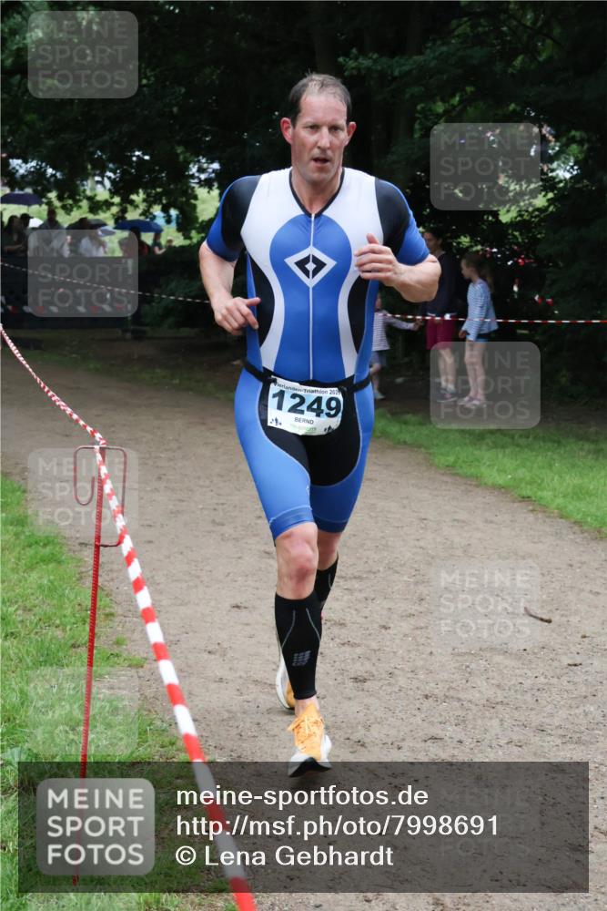 21.06.2025 - 27. Vierlanden-Triathlon Lena Gebhardt http://msf.ph/oto/7998691 15.06.2025 13:57:39 Laufen 2025, 1249 meine-sportfotos.de