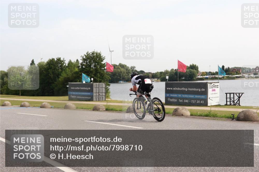 15.06.2025 - 27. Vierlanden-Triathlon H.Heesch http://msf.ph/oto/7998710 15.06.2025 09:54:16 Radfahren 64 meine-sportfotos.de