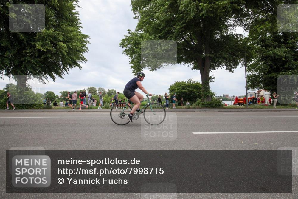 15.06.2025 - 7 Türme Triathlon Yannick Fuchs http://msf.ph/oto/7998715 15.06.2025 14:02:03 Radfahren 967 meine-sportfotos.de