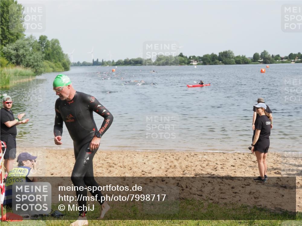 21.06.2025 - 27. Vierlanden-Triathlon MichiJ http://msf.ph/oto/7998717 15.06.2026 10:02:44 Schwimmen 397, 405 meine-sportfotos.de
