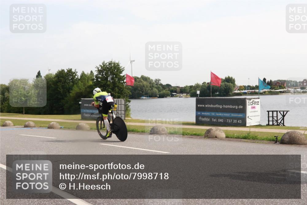 15.06.2025 - 27. Vierlanden-Triathlon H.Heesch http://msf.ph/oto/7998718 15.06.2025 09:54:20 Radfahren 64, 94 meine-sportfotos.de
