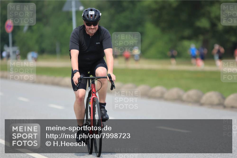 21.06.2025 - 27. Vierlanden-Triathlon H.Heesch http://msf.ph/oto/7998723 15.06.2025 12:29:23 Radfahren 684 meine-sportfotos.de