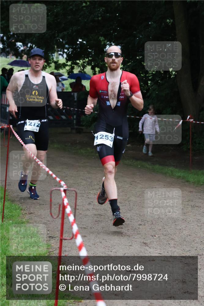 21.06.2025 - 27. Vierlanden-Triathlon Lena Gebhardt http://msf.ph/oto/7998724 15.06.2025 13:57:49 Laufen 1272, 1253 meine-sportfotos.de