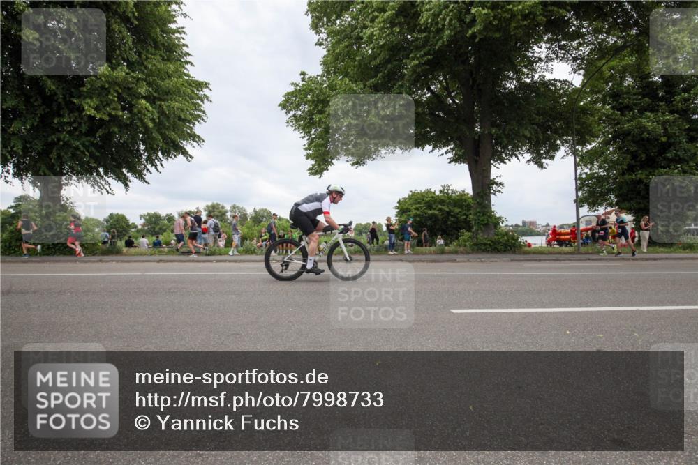 15.06.2025 - 7 Türme Triathlon Yannick Fuchs http://msf.ph/oto/7998733 15.06.2025 14:02:05 Radfahren 967 meine-sportfotos.de