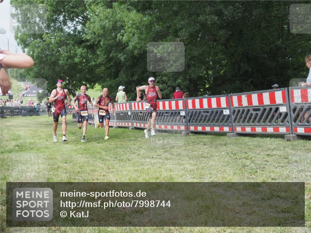 21.06.2025 - 27. Vierlanden-Triathlon KatJ http://msf.ph/oto/7998744 15.06.2025 12:53:12 Ziel 35, 732, 989, 991, 992, 993 meine-sportfotos.de