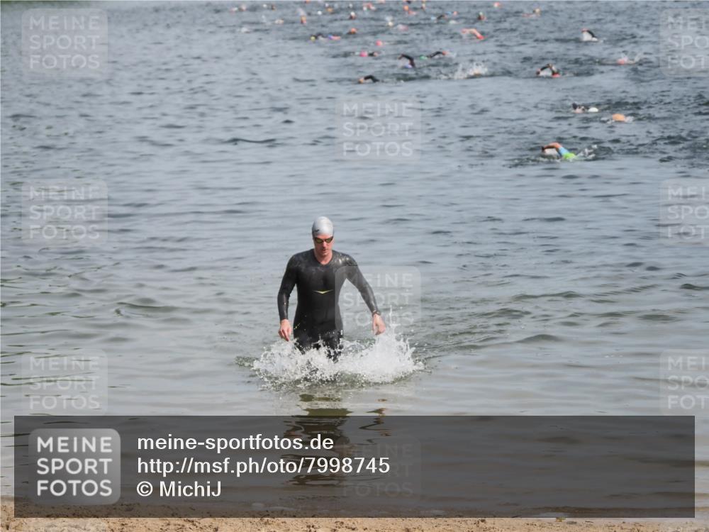 21.06.2025 - 27. Vierlanden-Triathlon MichiJ http://msf.ph/oto/7998745 15.06.2026 10:03:12 Schwimmen 406 meine-sportfotos.de