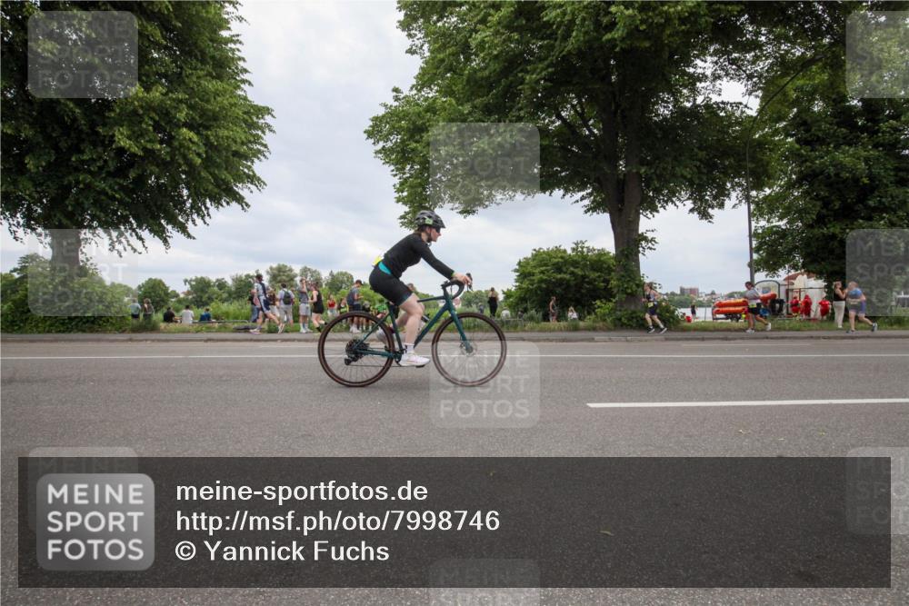 15.06.2025 - 7 Türme Triathlon Yannick Fuchs http://msf.ph/oto/7998746 15.06.2025 14:02:50 Radfahren 824 meine-sportfotos.de
