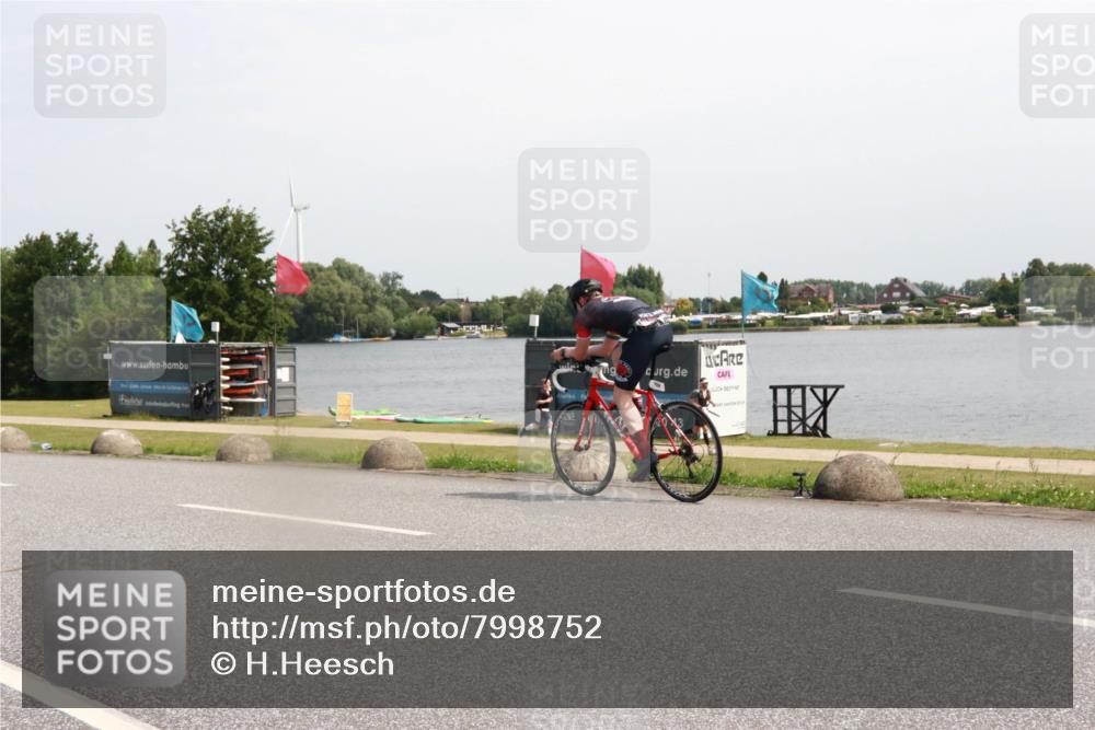 15.06.2025 - 27. Vierlanden-Triathlon H.Heesch http://msf.ph/oto/7998752 15.06.2025 11:37:47 Radfahren 683 meine-sportfotos.de