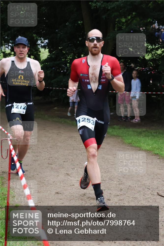 21.06.2025 - 27. Vierlanden-Triathlon Lena Gebhardt http://msf.ph/oto/7998764 15.06.2025 13:57:49 Laufen 1272, 2 meine-sportfotos.de