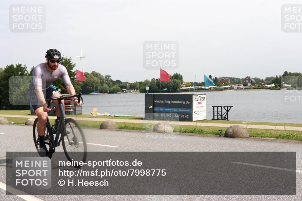 15.06.2025 - 27. Vierlanden-Triathlon H.Heesch http://msf.ph/oto/7998775 15.06.2025 11:37:51 Radfahren 683, 691, 759 meine-sportfotos.de
