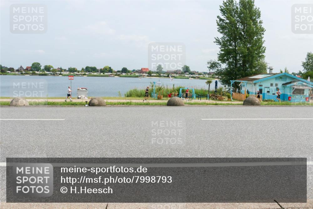 21.06.2025 - 27. Vierlanden-Triathlon H.Heesch http://msf.ph/oto/7998793 15.06.2025 12:31:41 Radfahren 785, 1000, 1001, 1002, 1003 meine-sportfotos.de