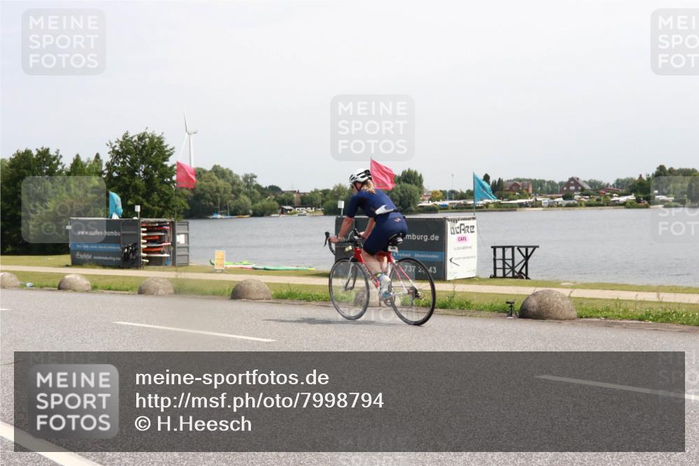 21.06.2025 - 27. Vierlanden-Triathlon H.Heesch http://msf.ph/oto/7998794 15.06.2025 11:37:52 Radfahren 683, 691, 759 meine-sportfotos.de