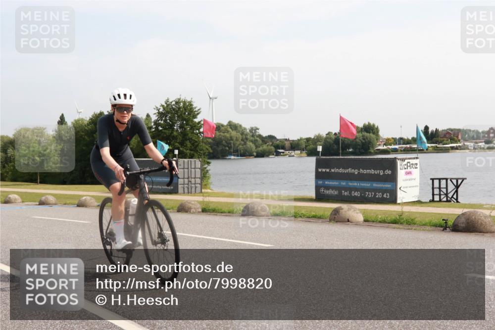 15.06.2025 - 27. Vierlanden-Triathlon H.Heesch http://msf.ph/oto/7998820 15.06.2025 09:56:30 Radfahren 218 meine-sportfotos.de